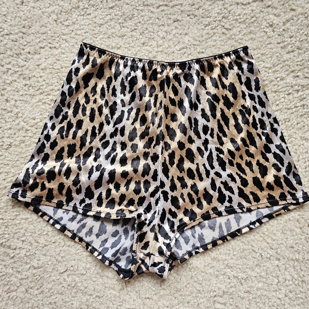 Vintage 1997 Victorias Secret second skin bun pant boyshort panties leopard L